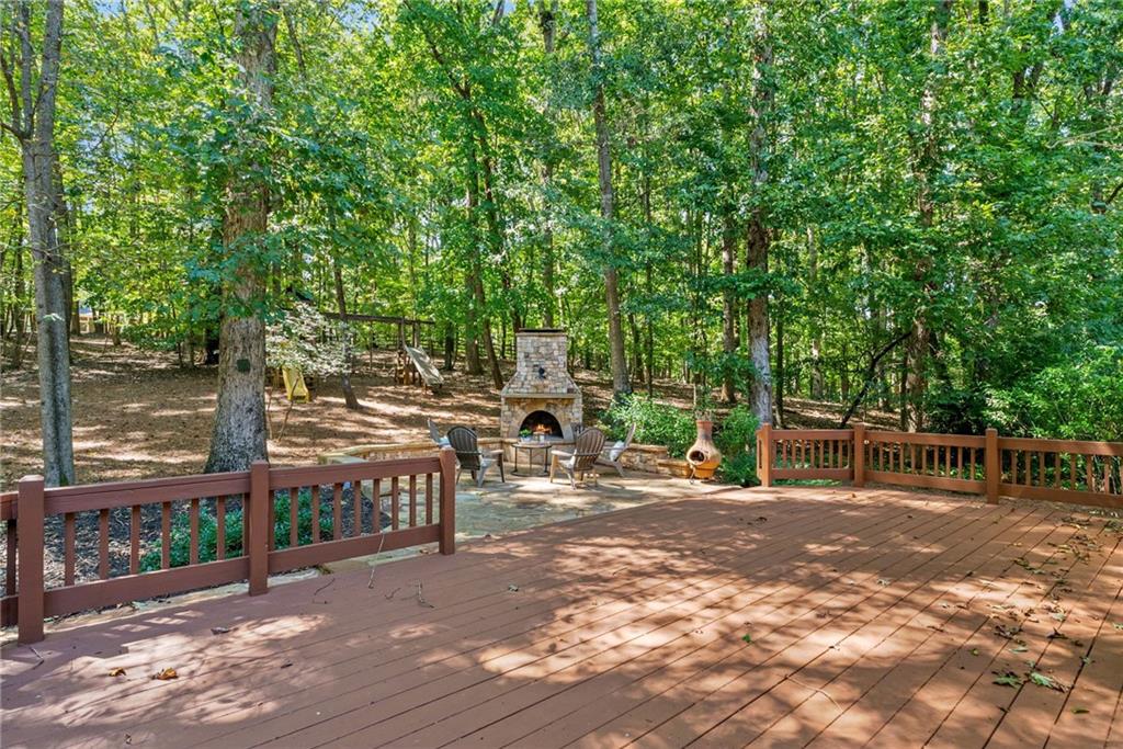 1045 River Point