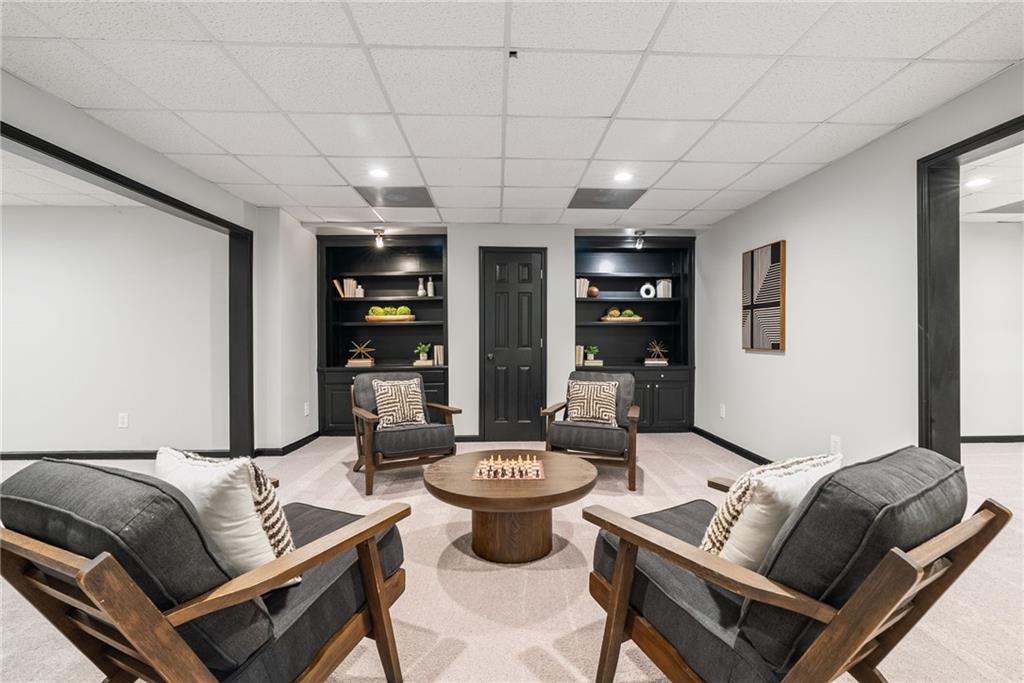 1045 River Point