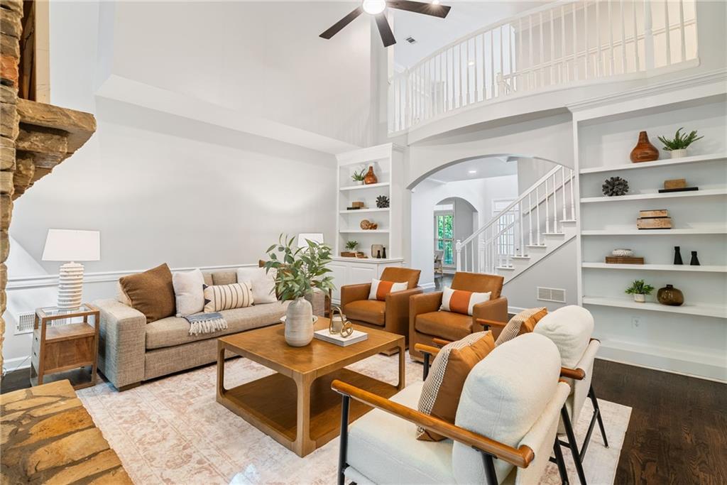 1045 River Point