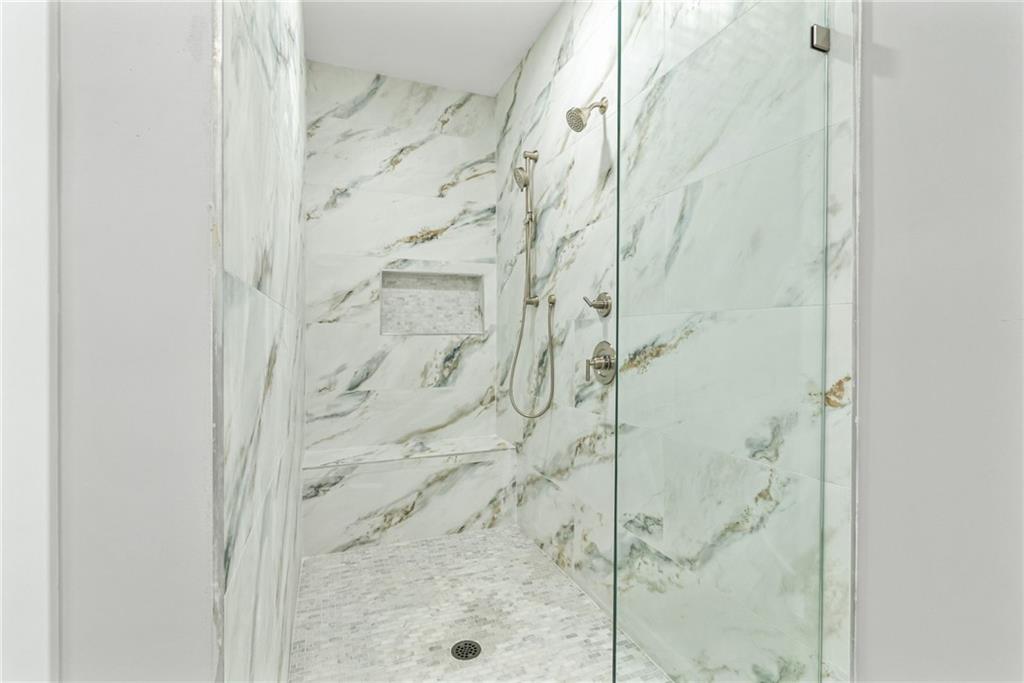 73 Valley Trail SE