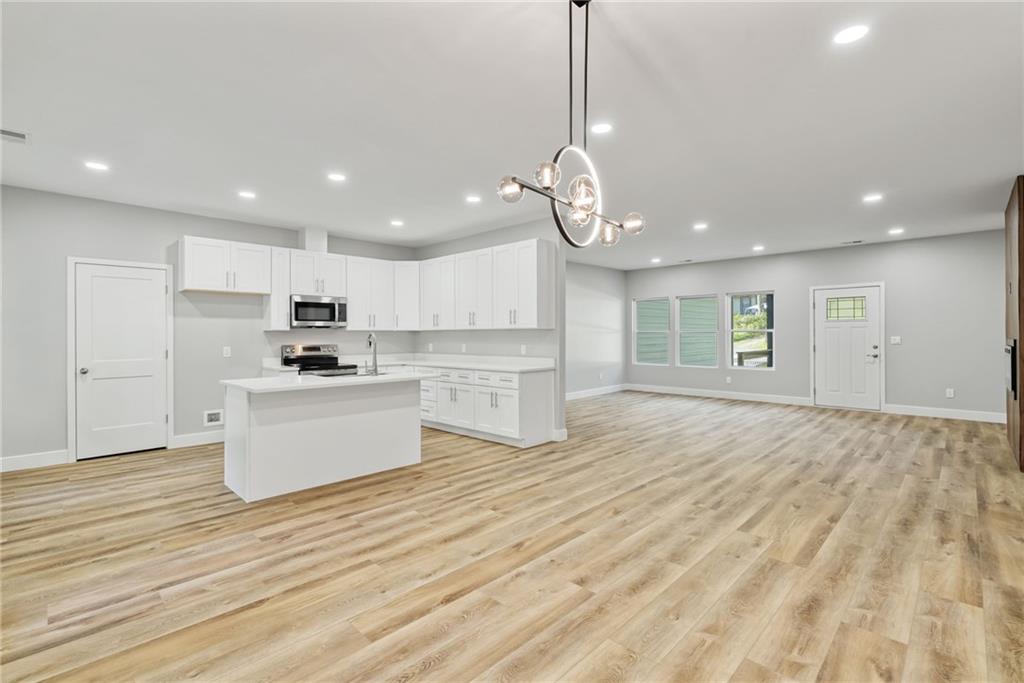 73 Valley Trail SE