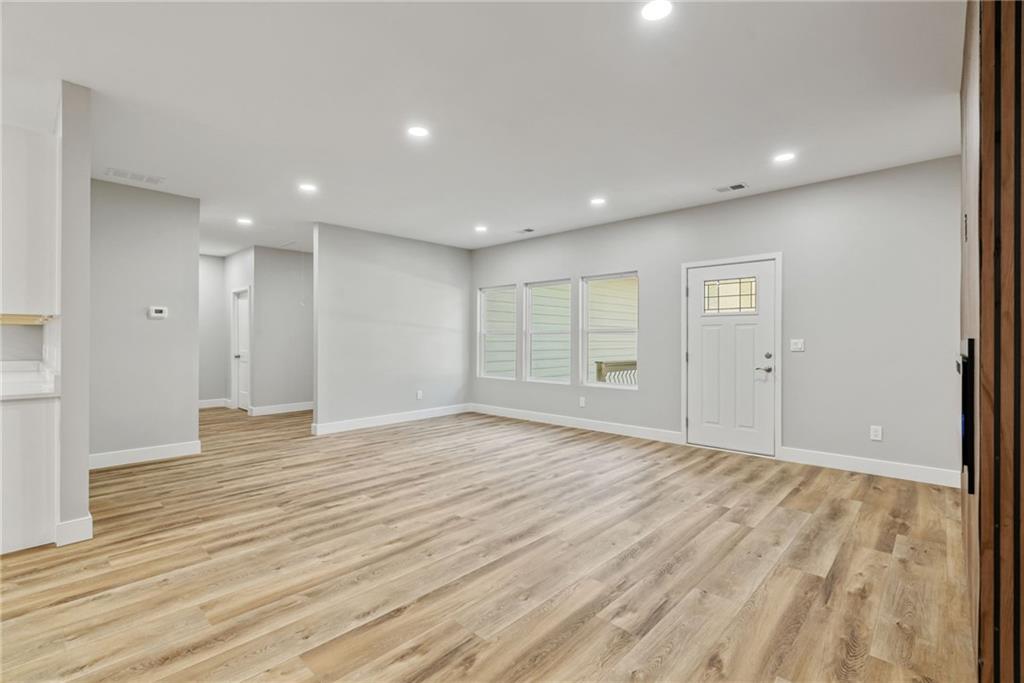 73 Valley Trail SE