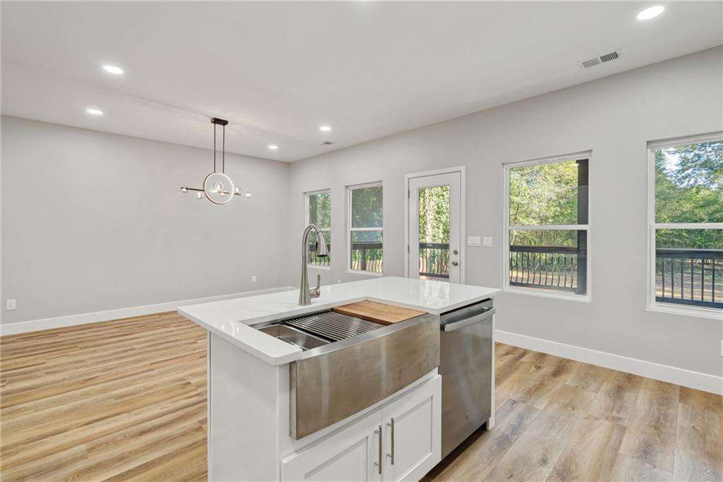73 Valley Trail SE