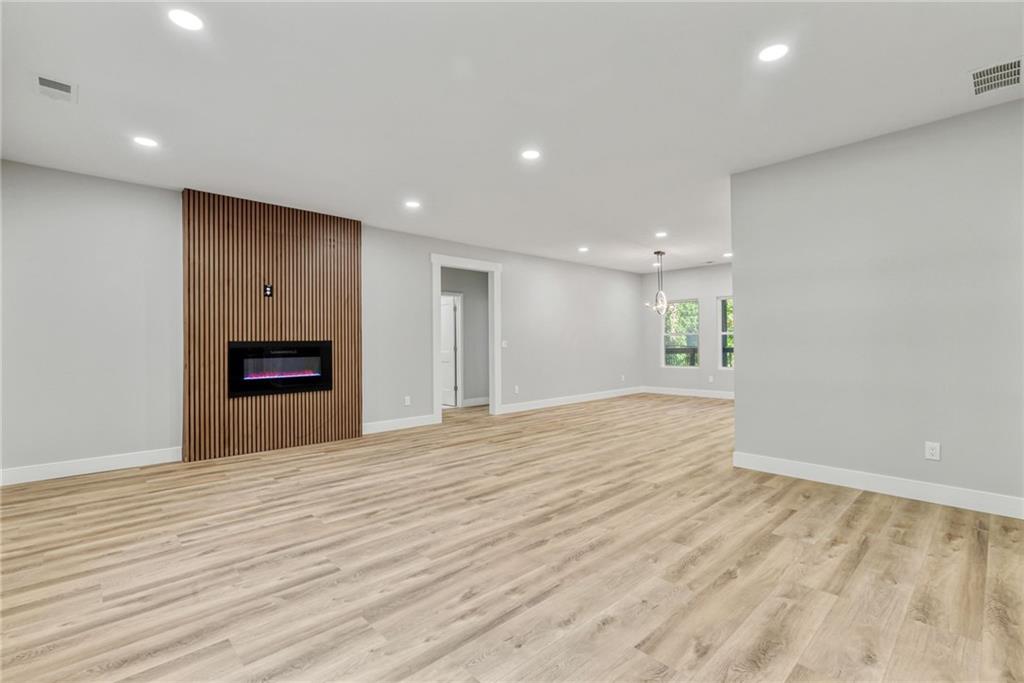 73 Valley Trail SE