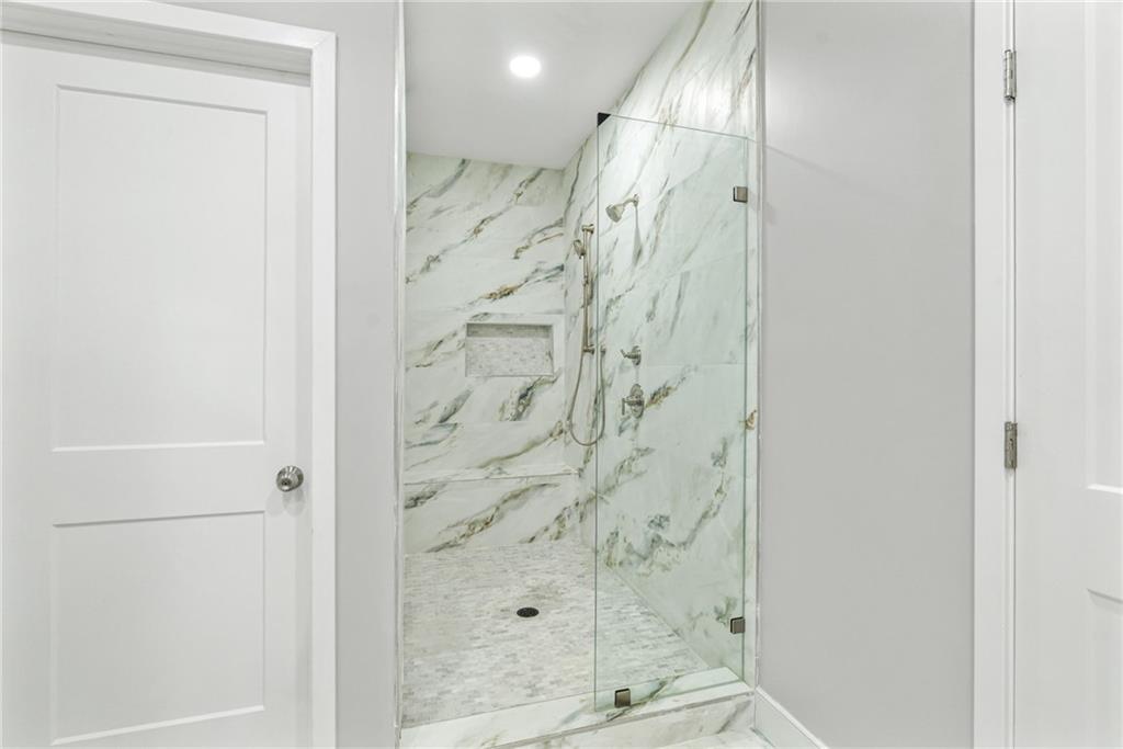 73 Valley Trail SE