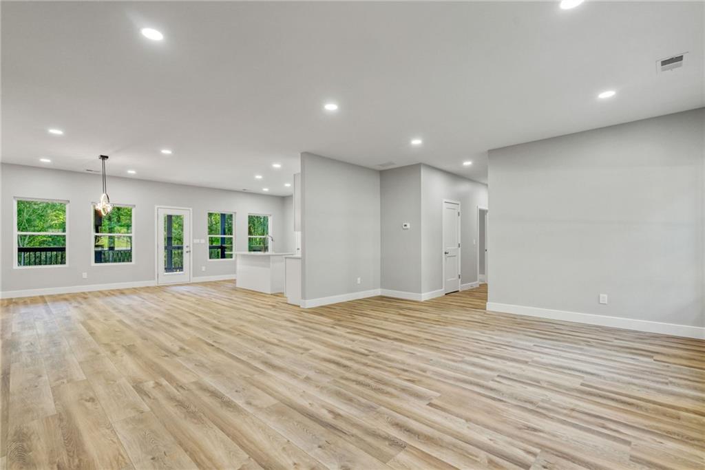 73 Valley Trail SE