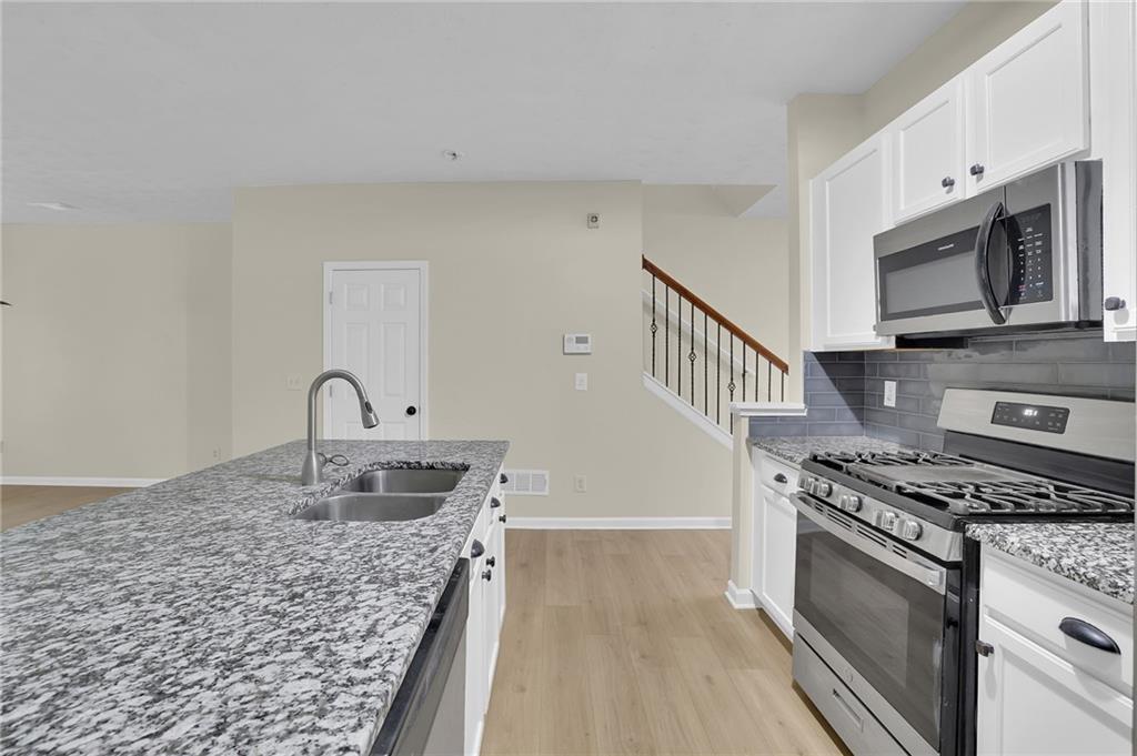 5332 Paramount View Way