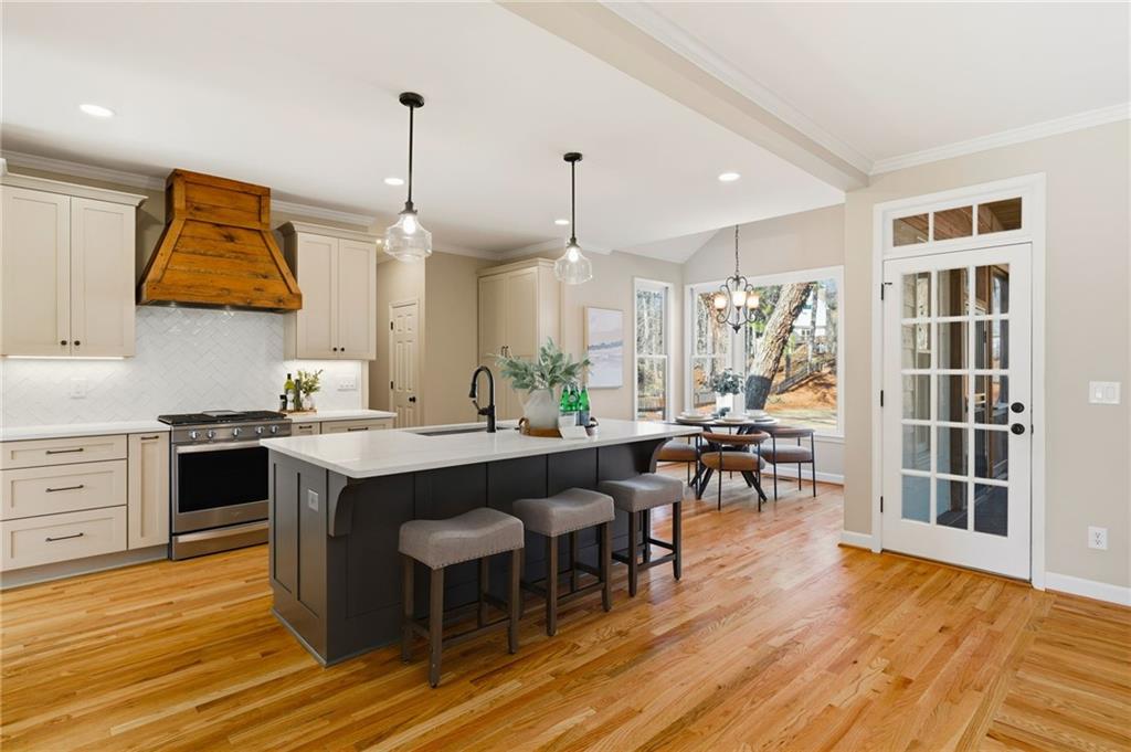 655 Riverhaven Drive