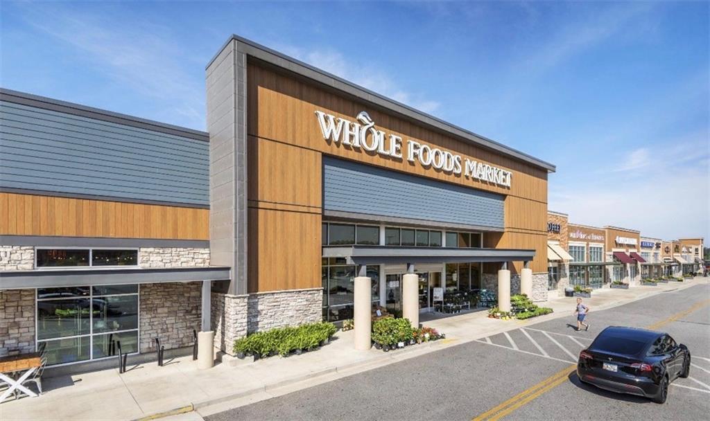 1766 Oakbrook Lane NW Unit 9