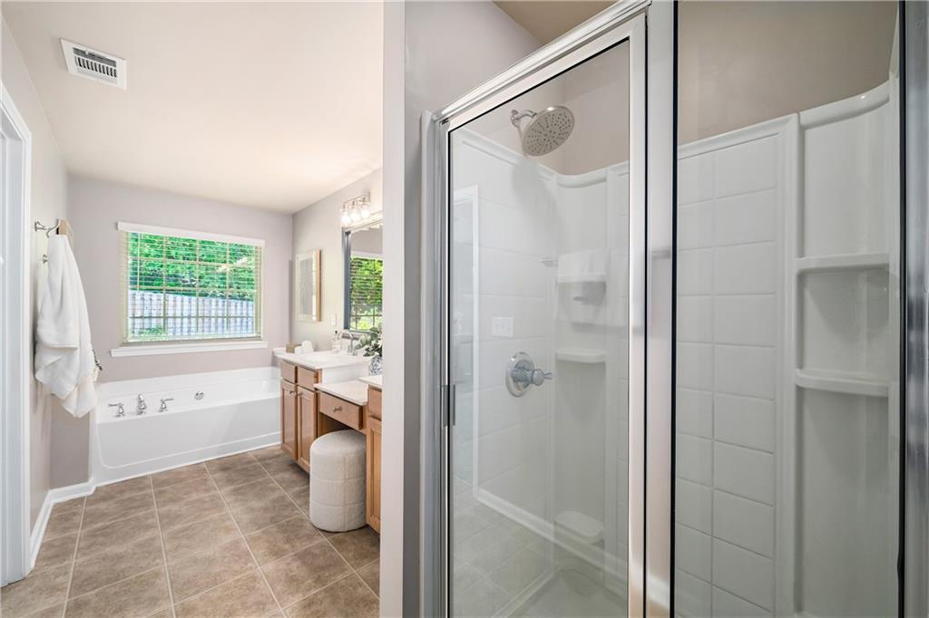 1766 Oakbrook Lane NW Unit 9