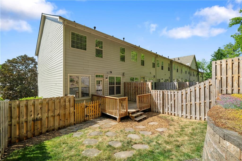 1766 Oakbrook Lane NW Unit 9