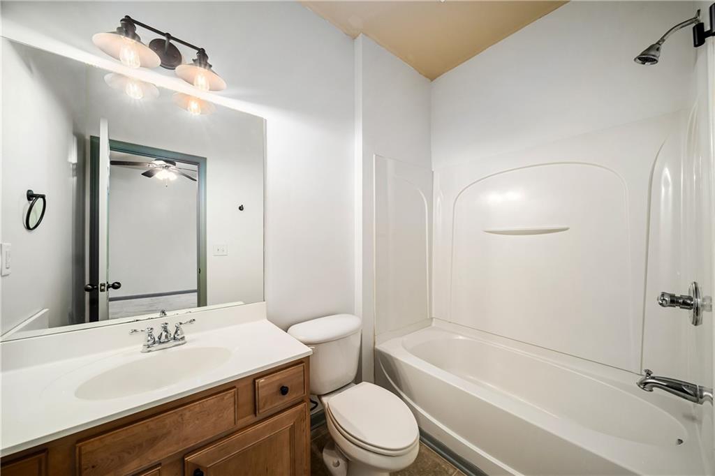 1766 Oakbrook Lane NW Unit 9