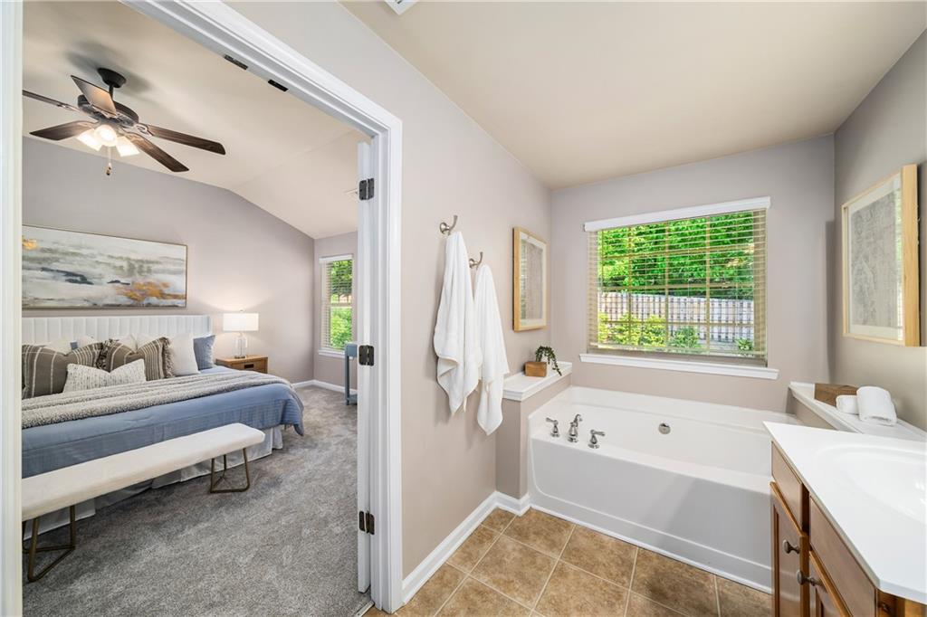 1766 Oakbrook Lane NW Unit 9