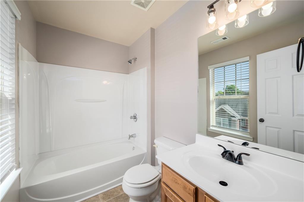 1766 Oakbrook Lane NW Unit 9