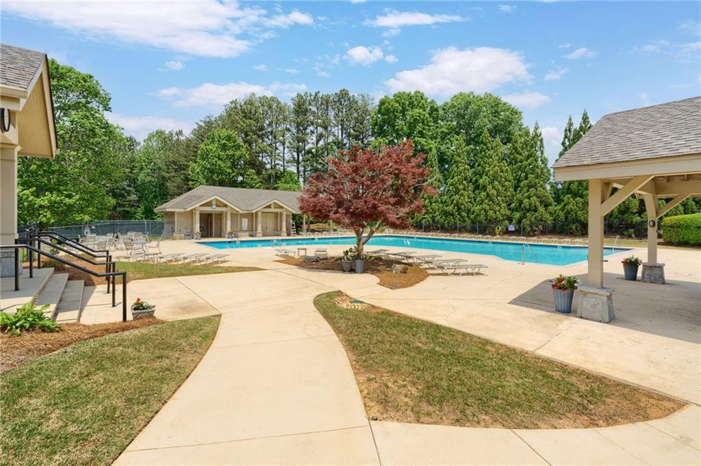 3890 Bridle Ridge Drive