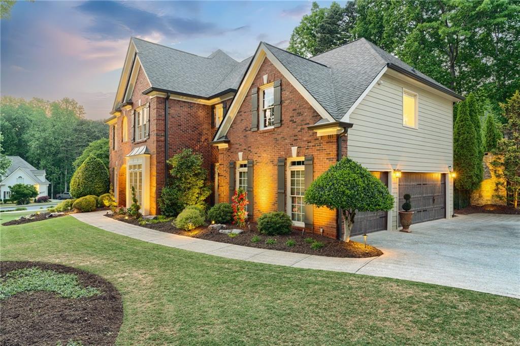3890 Bridle Ridge Drive
