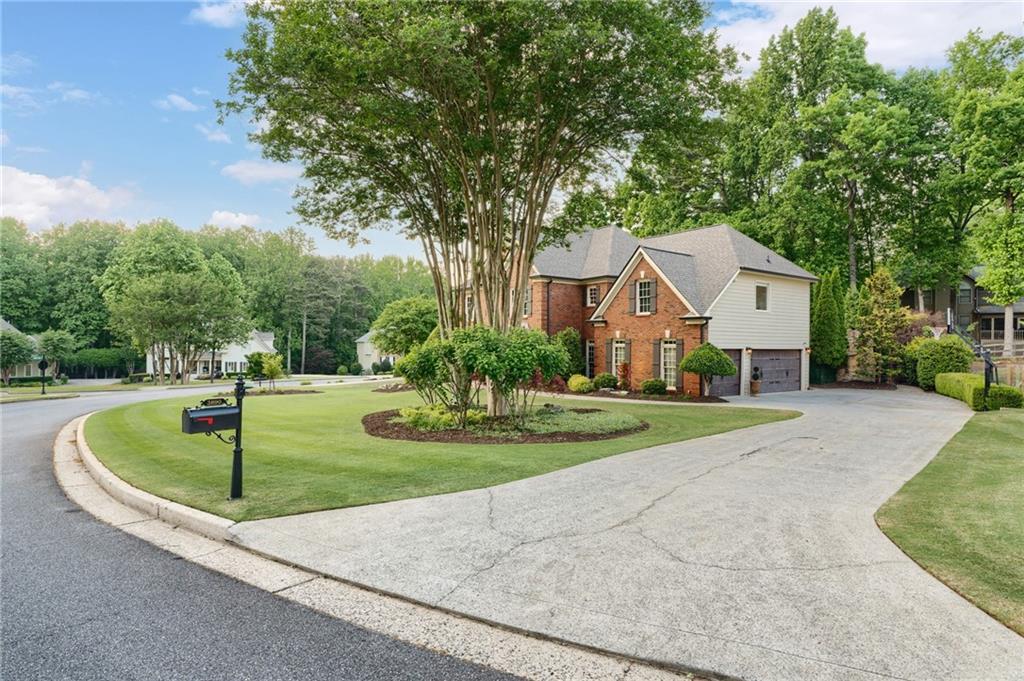3890 Bridle Ridge Drive