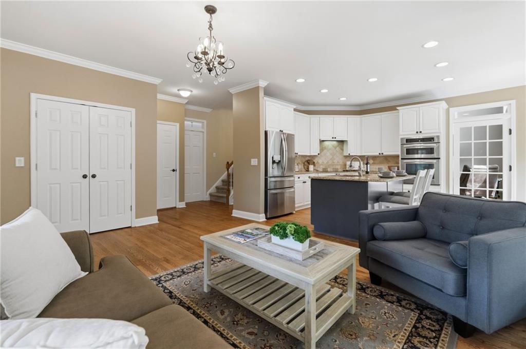 46 Lakecrest Circle
