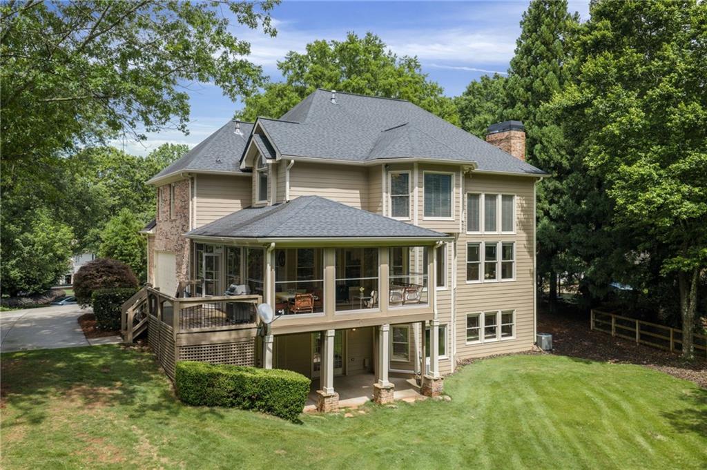 46 Lakecrest Circle