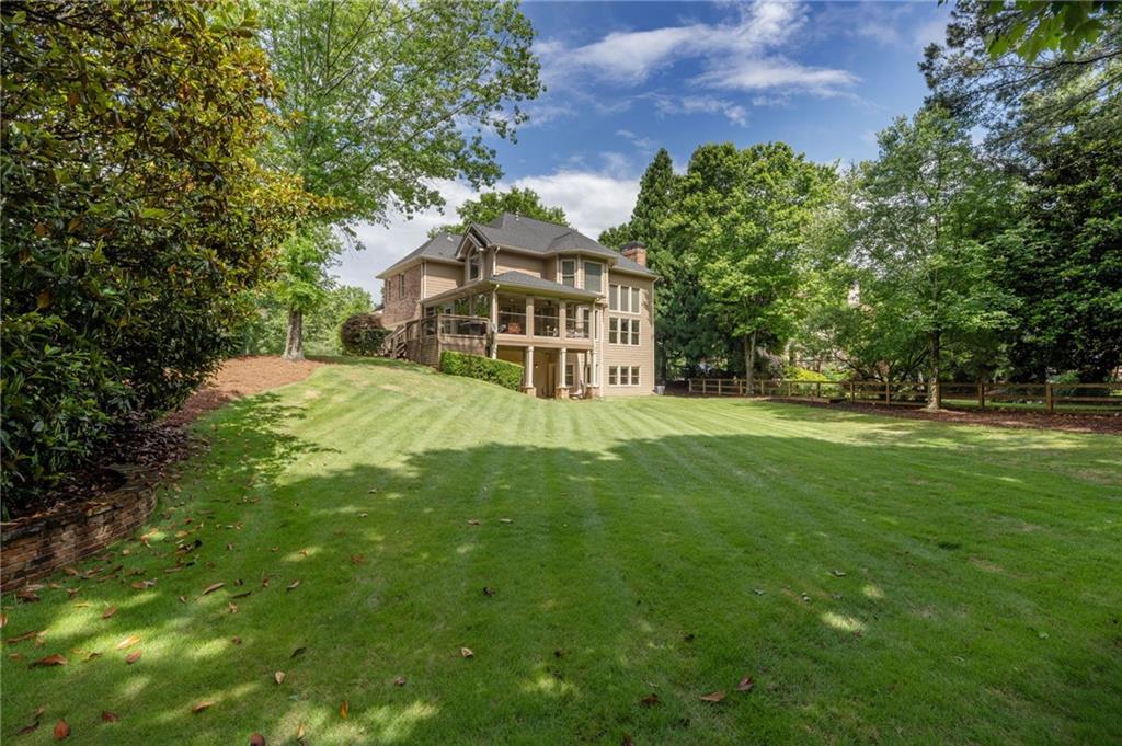 46 Lakecrest Circle