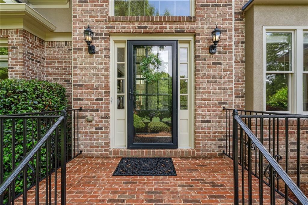 46 Lakecrest Circle