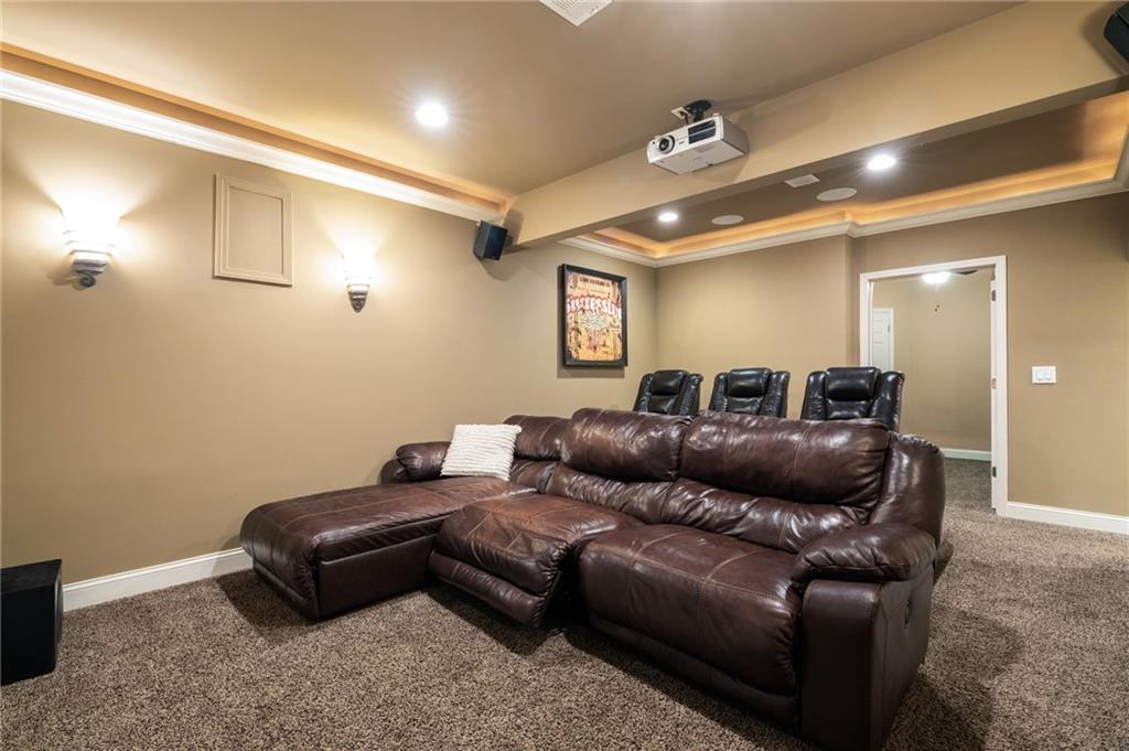 46 Lakecrest Circle