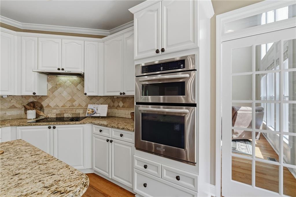 46 Lakecrest Circle