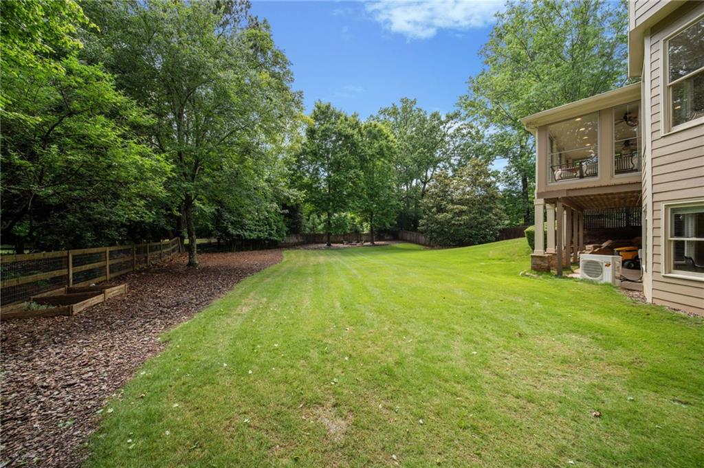46 Lakecrest Circle