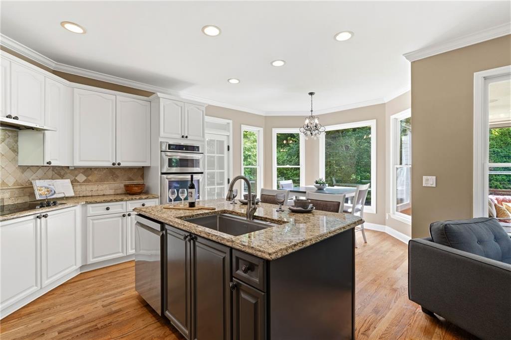 46 Lakecrest Circle