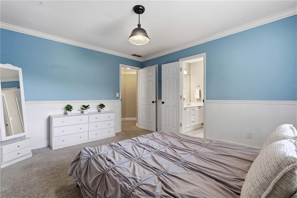 46 Lakecrest Circle