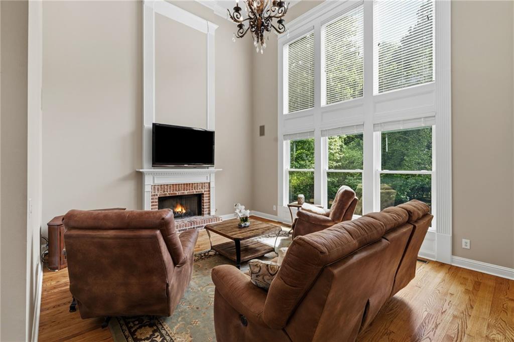 46 Lakecrest Circle