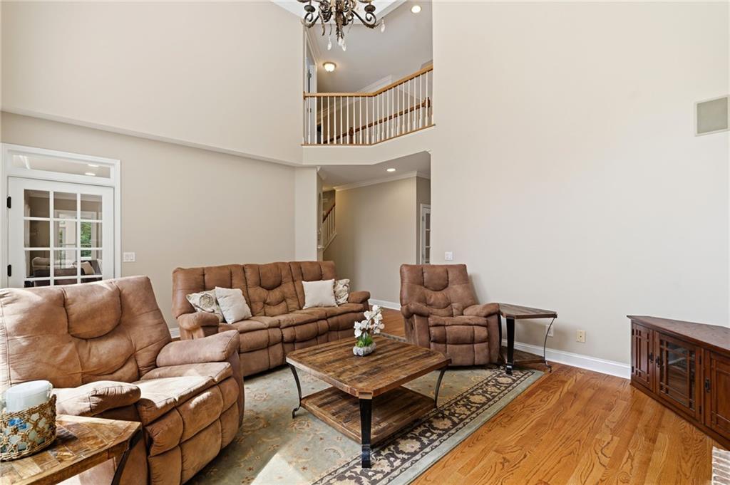 46 Lakecrest Circle