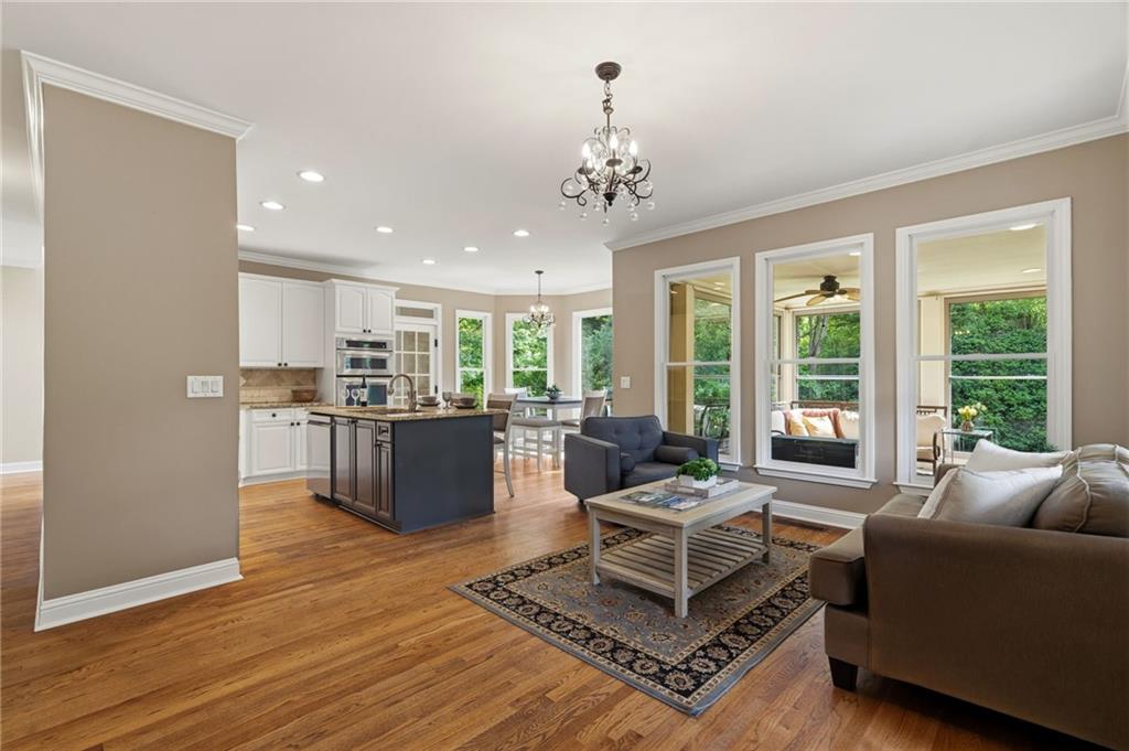 46 Lakecrest Circle
