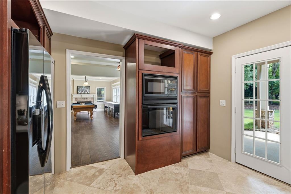 46 Lakecrest Circle