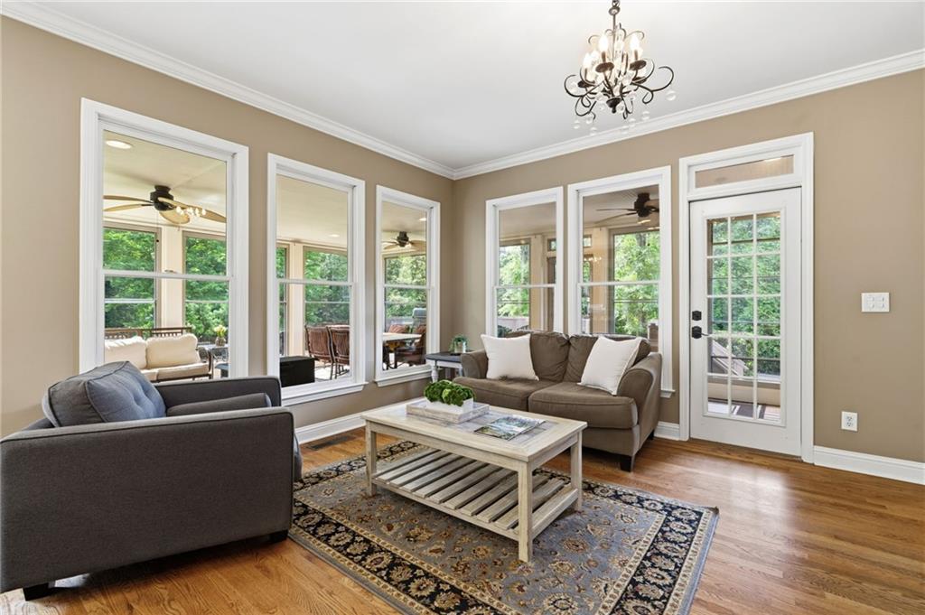 46 Lakecrest Circle