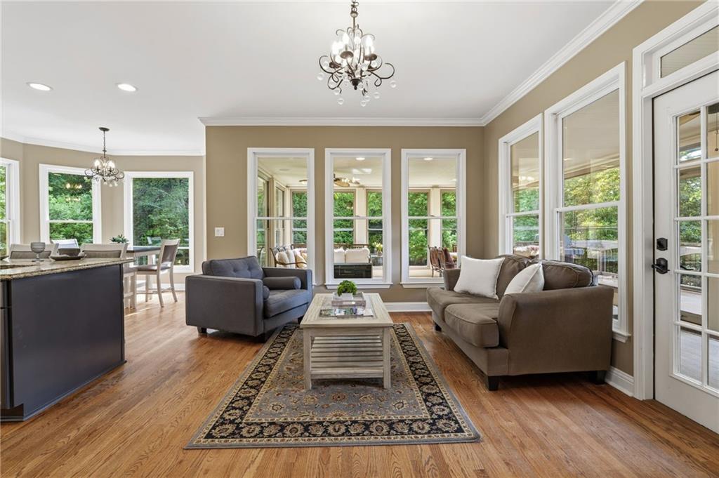 46 Lakecrest Circle