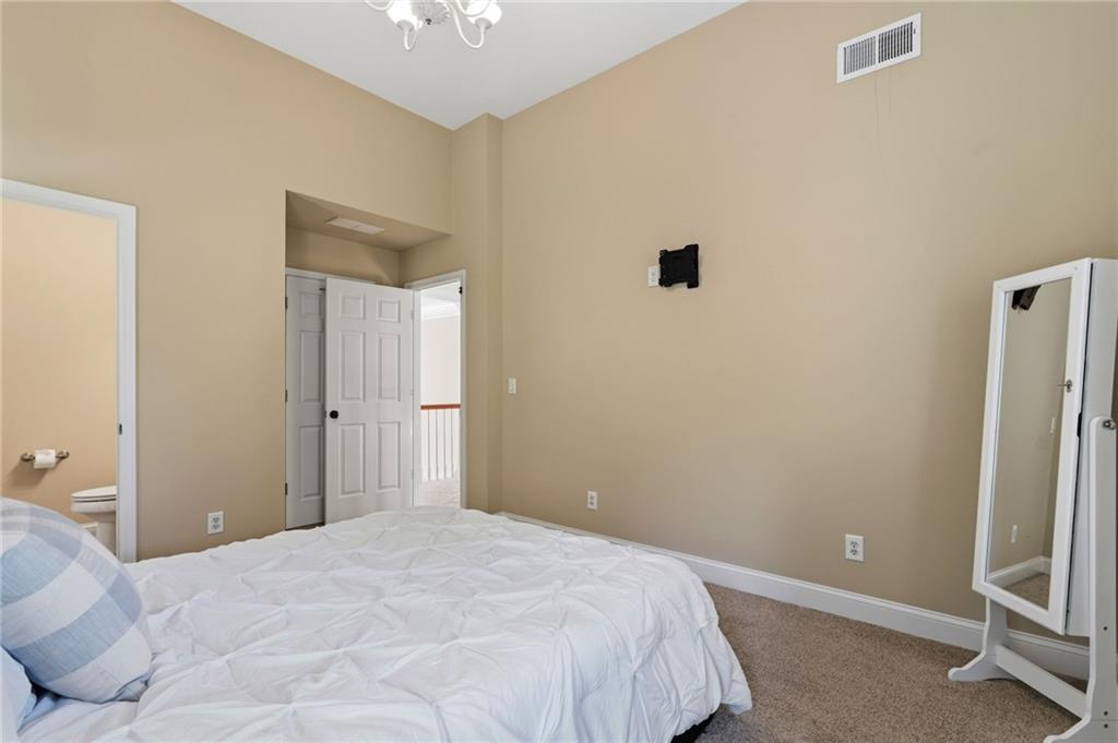 46 Lakecrest Circle