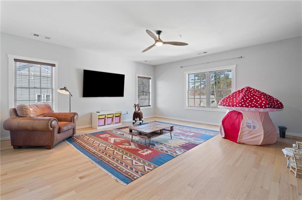 228 Dawson Dr