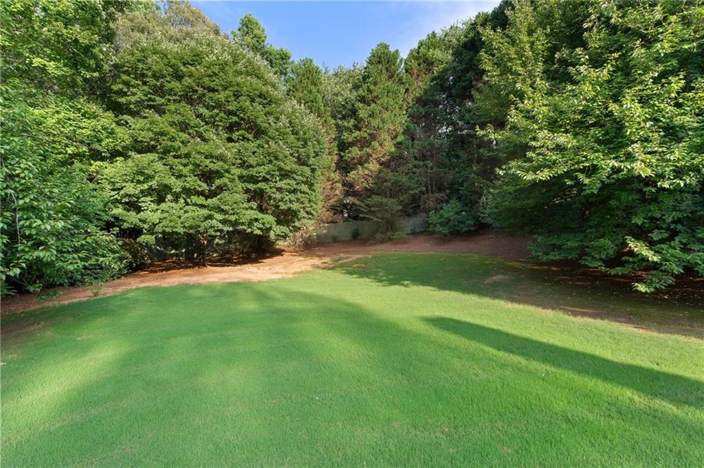 802 Lakeglen Drive