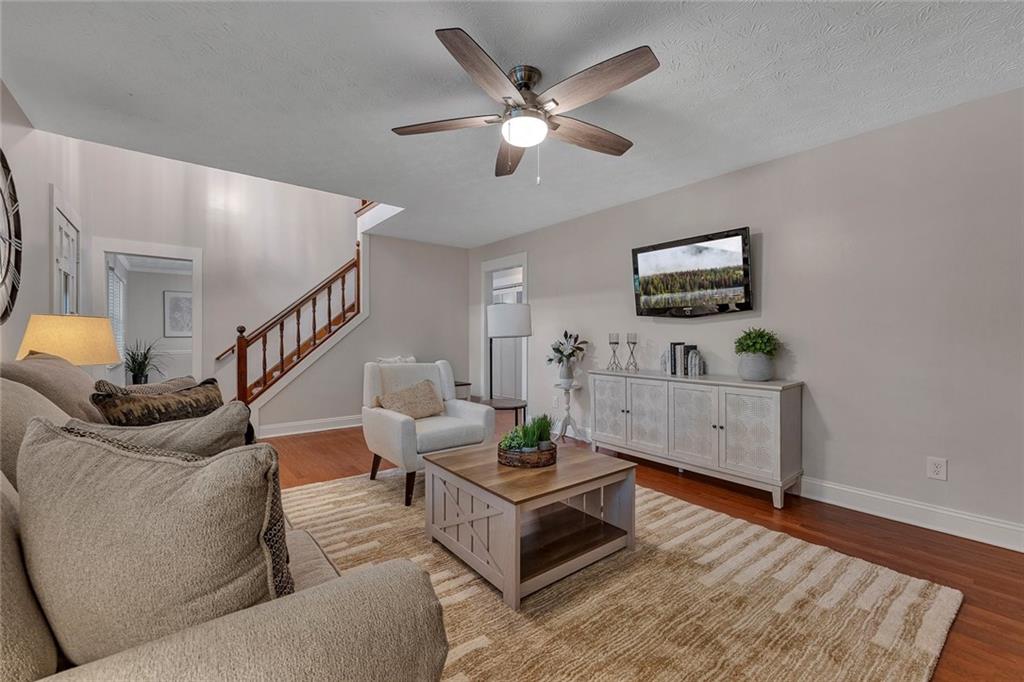 807 Emerald Falls