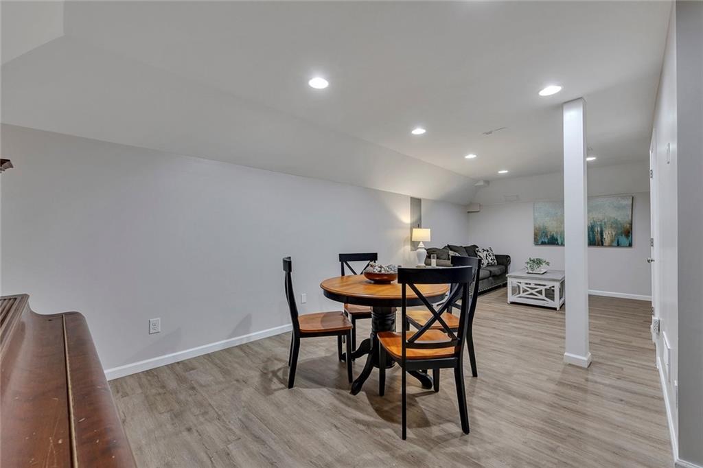807 Emerald Falls