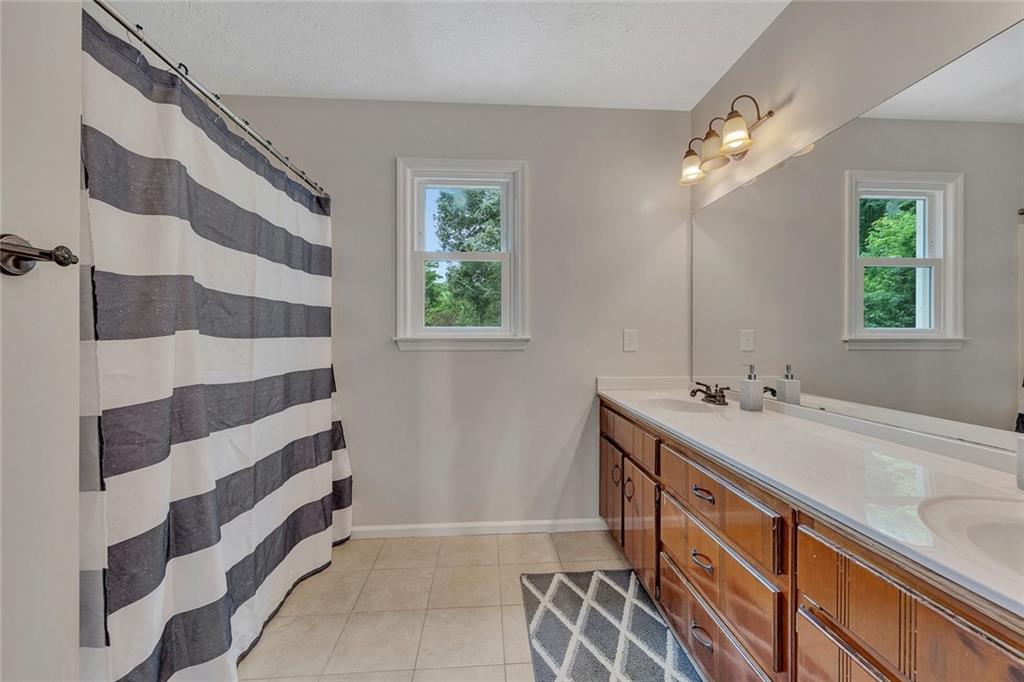 807 Emerald Falls