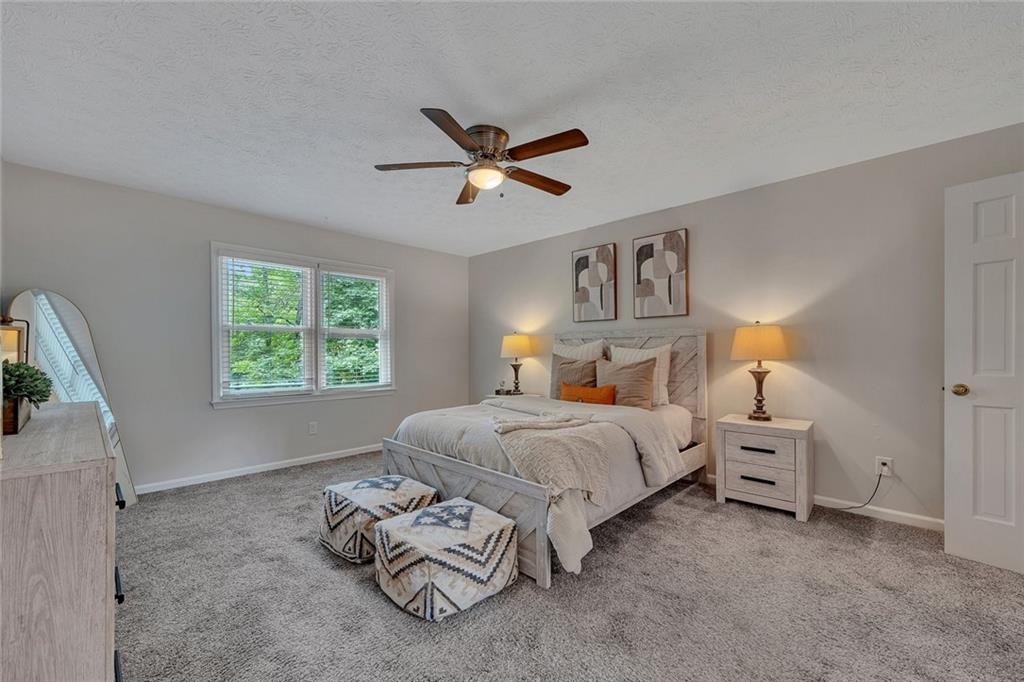 807 Emerald Falls
