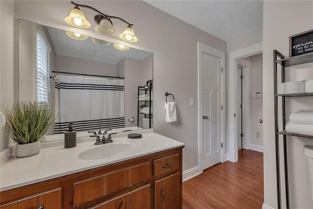 807 Emerald Falls