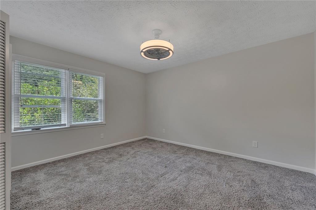 807 Emerald Falls