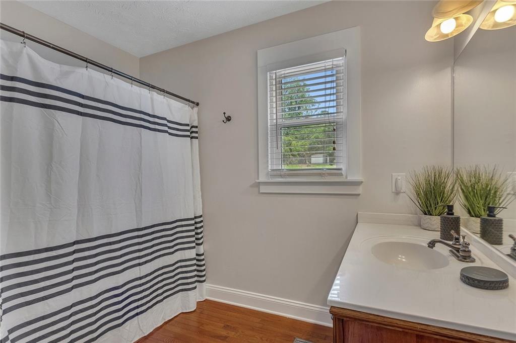 807 Emerald Falls