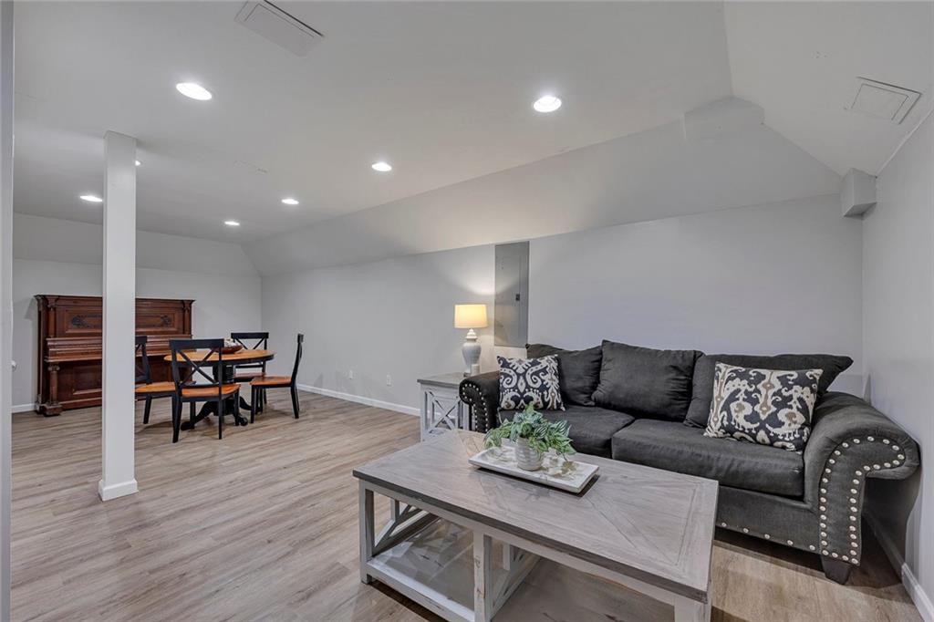 807 Emerald Falls