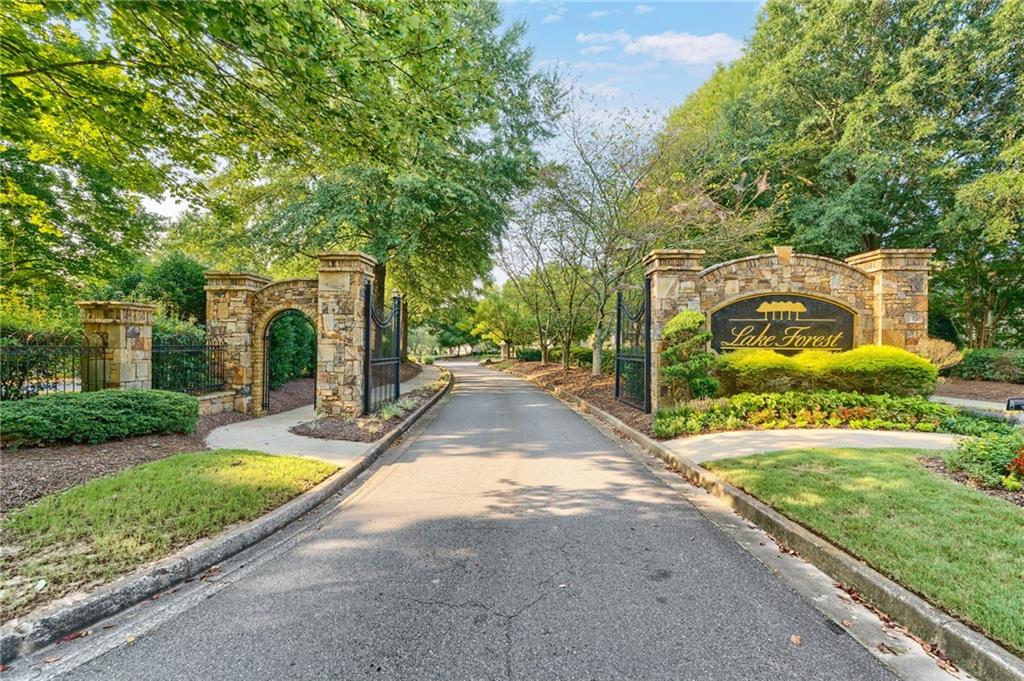 5680 Cascade Trail