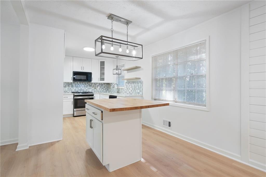 920 Kings Court