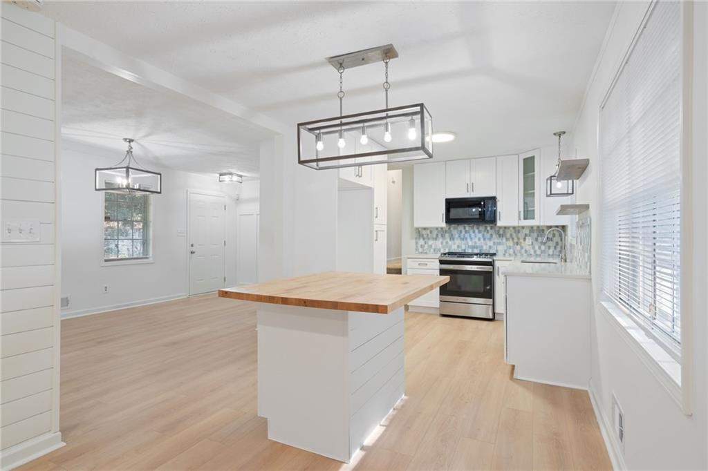 920 Kings Court